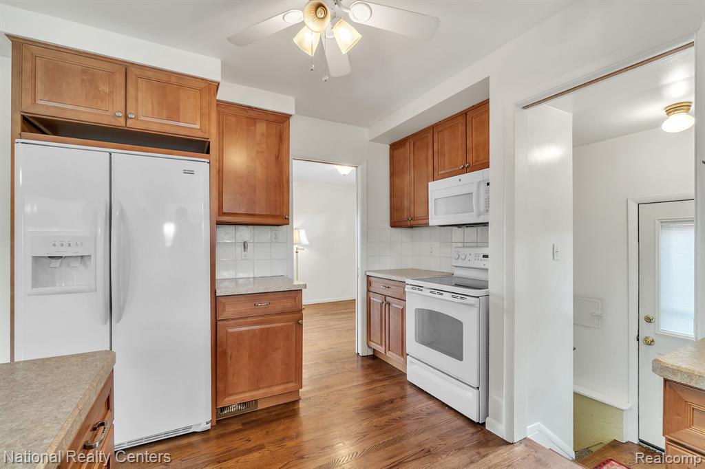 9001 E PERRIN Street, Livonia, MI 48150 — Photo 13