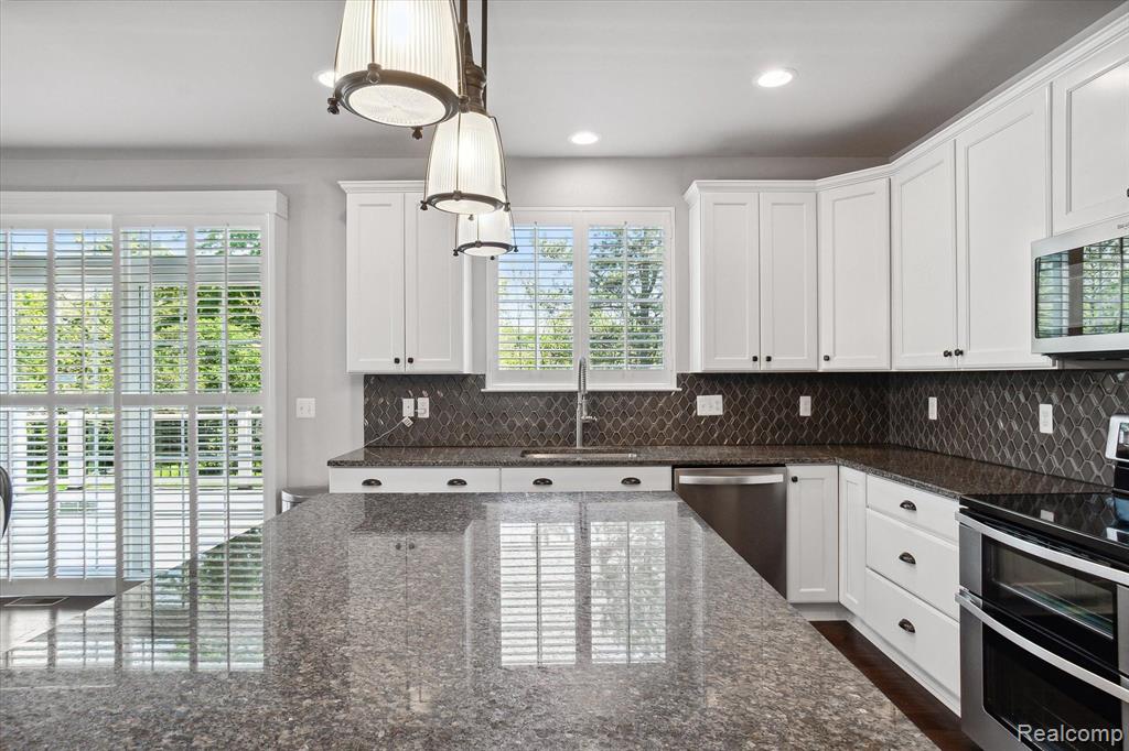 30796 Asbury Hill Drive, New Hudson, MI 48165 — Photo 22
