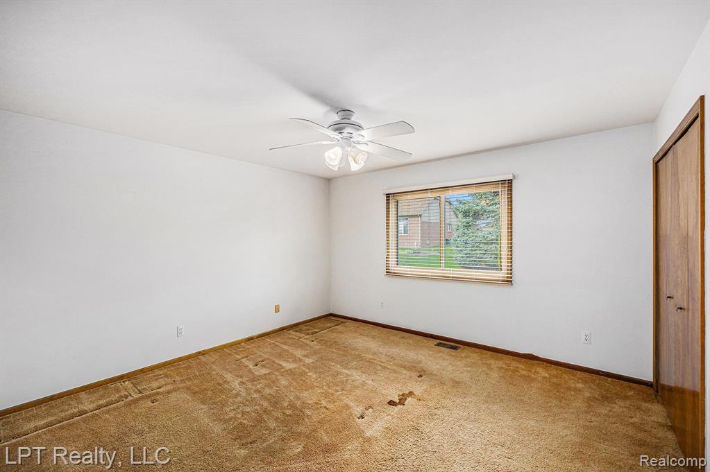 61867 WOODFIELD Way, Washington, MI — Photo 18