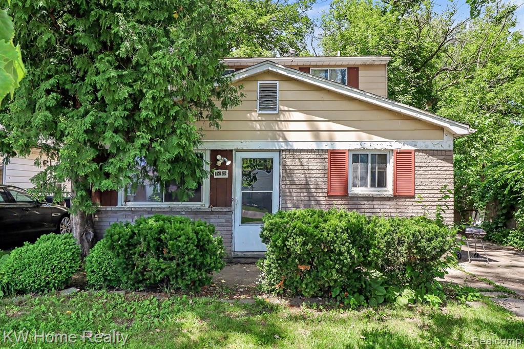 15226 Beech Daly Road, Taylor, MI 48180
