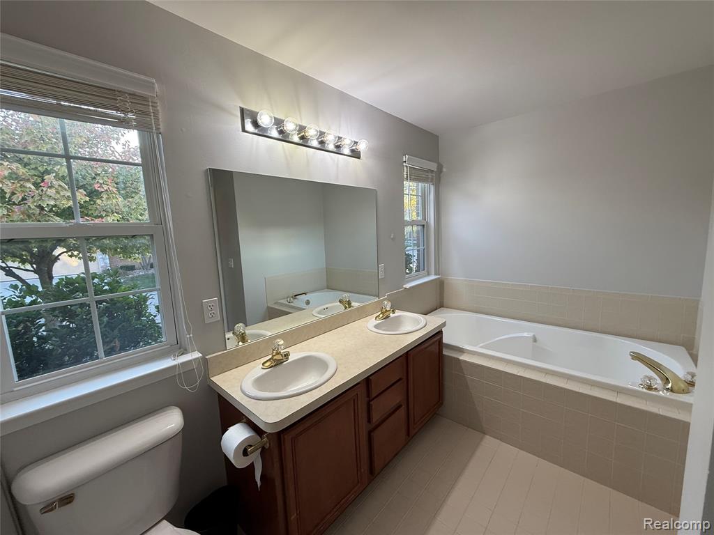 6063 Pine Cone Drive, Grand Blanc, MI 48439 — Photo 16
