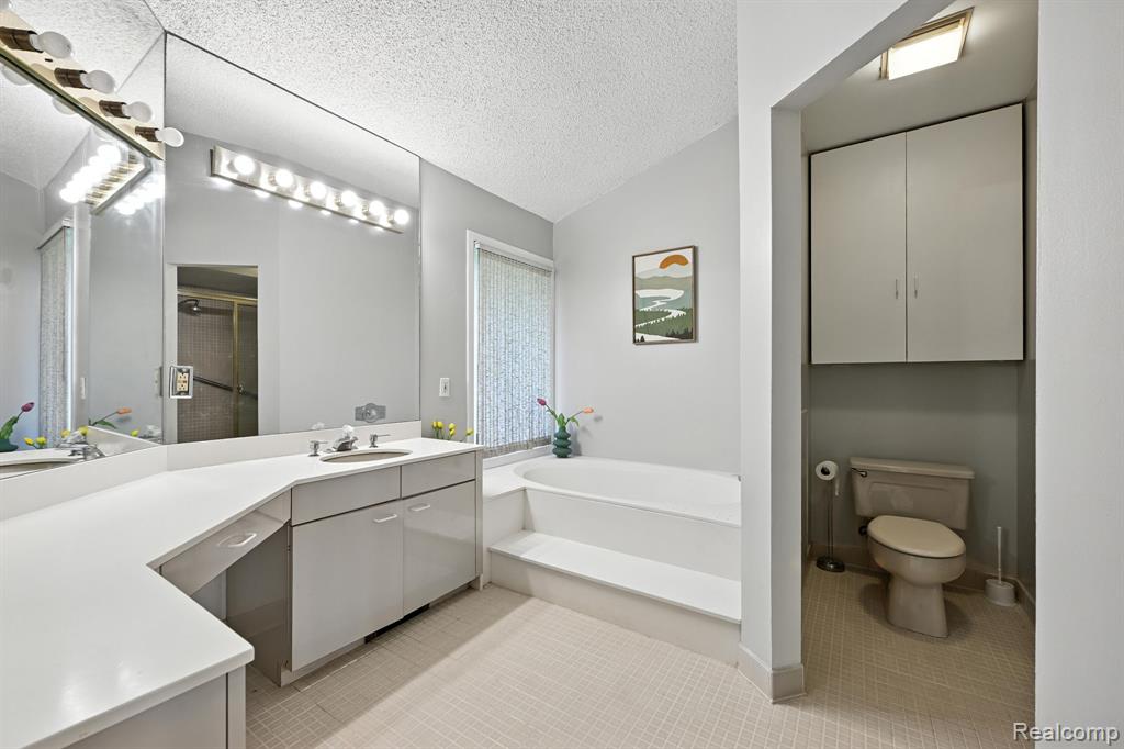 6966 Pebble Park Circle, #79, West Bloomfield, MI — Photo 23