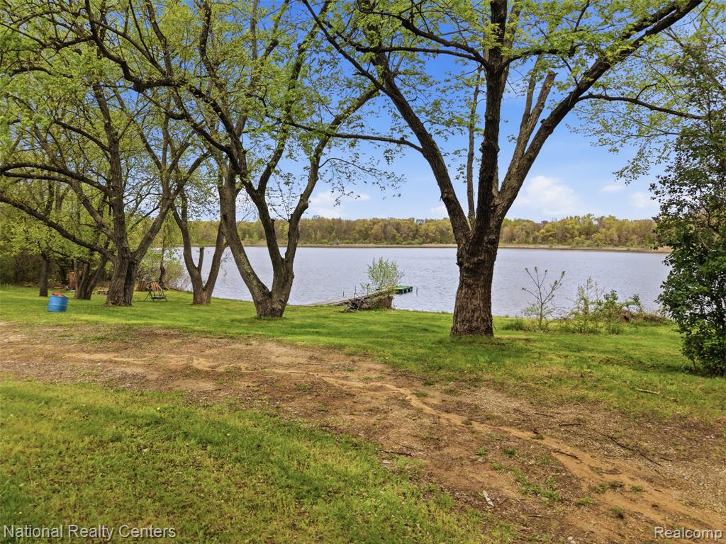 1625 HIGHLAND PARK Drive, Highland, MI 48356 — Photo 9