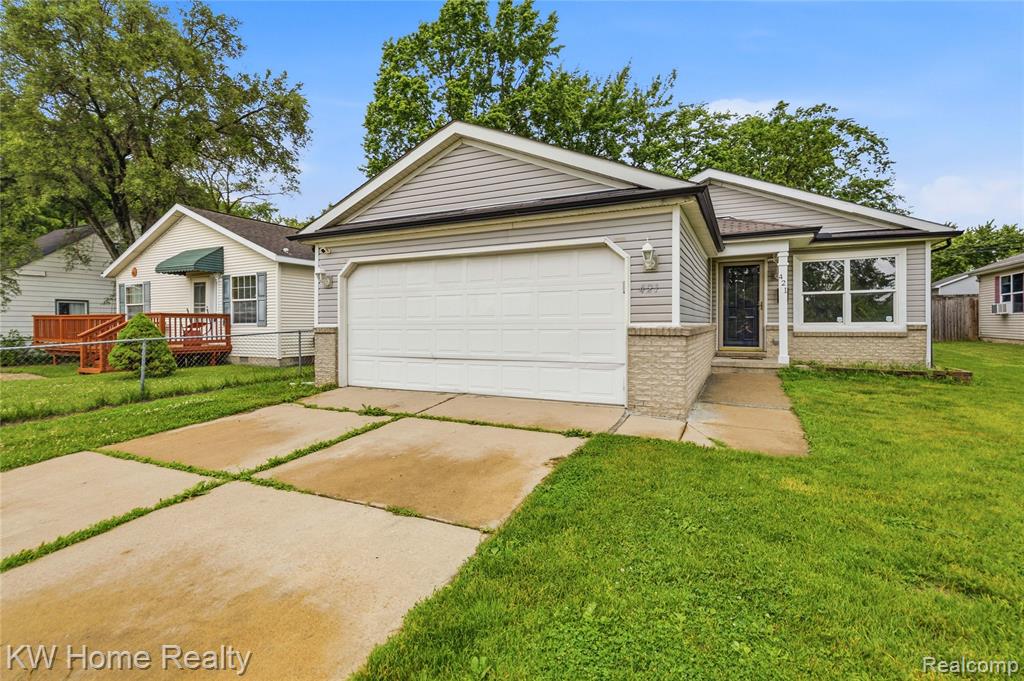 421 1st Avenue, Pontiac, MI 48340 — front exterior