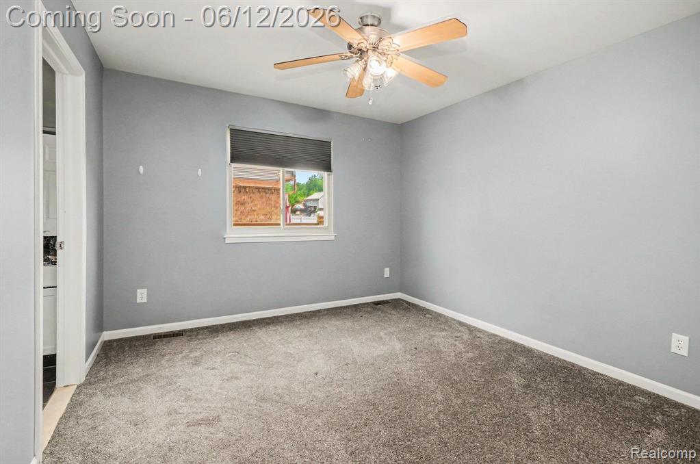 19137 Uroda Street, Rockwood, MI — Photo 18