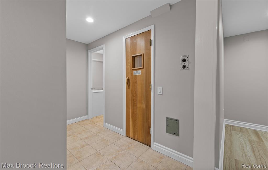 5163 Woodlands Drive, Bloomfield Hills, MI 48302 — Photo 30