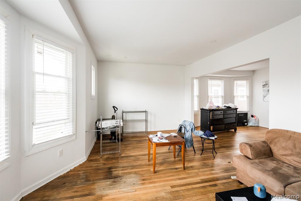 197 W BUENA VISTA Street, Highland Park, MI 48203 — Photo 4
