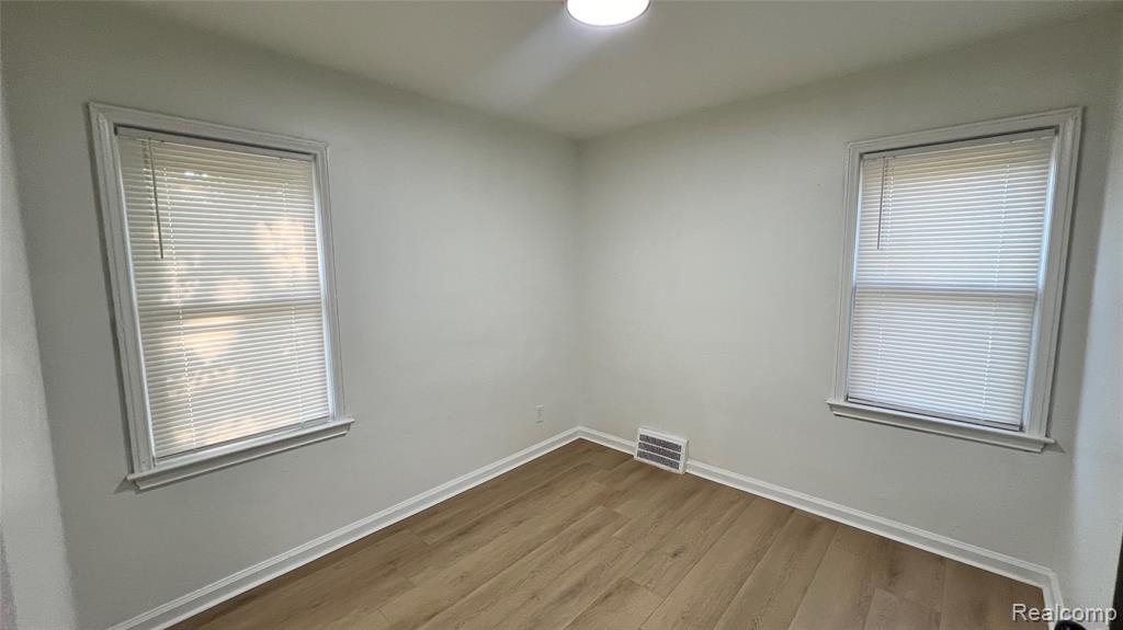 19546 Fairport Street, Detroit, MI 48205 — Photo 11