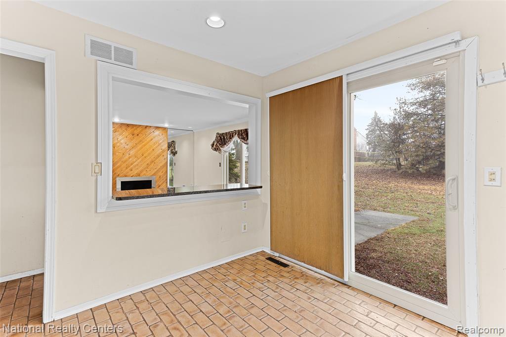 4817 Faircourt Drive, West Bloomfield, MI — Photo 7