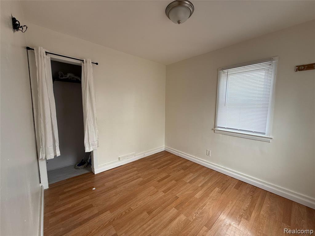 8209 Orchard Avenue, Warren, MI 48089 — Photo 10