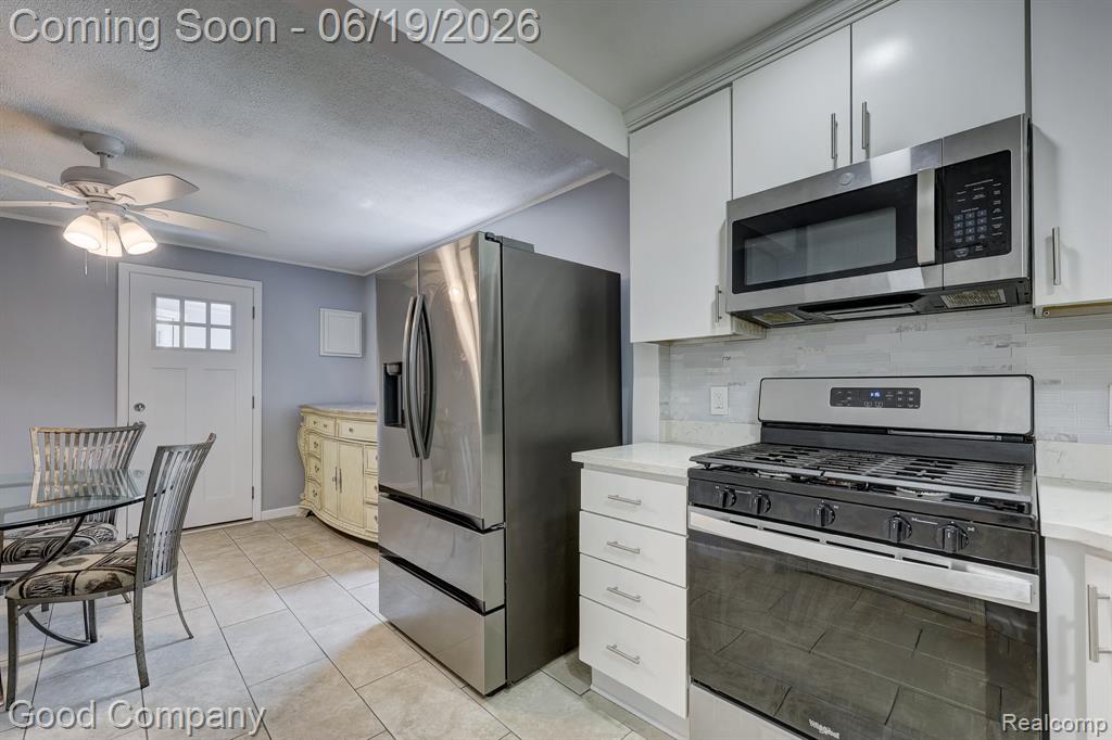 335 W Lincoln Avenue, Madison Heights, MI 48071 — Photo 15
