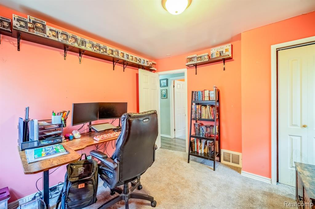 706 WHITE Avenue, Lincoln Park, MI 48146 — Photo 15