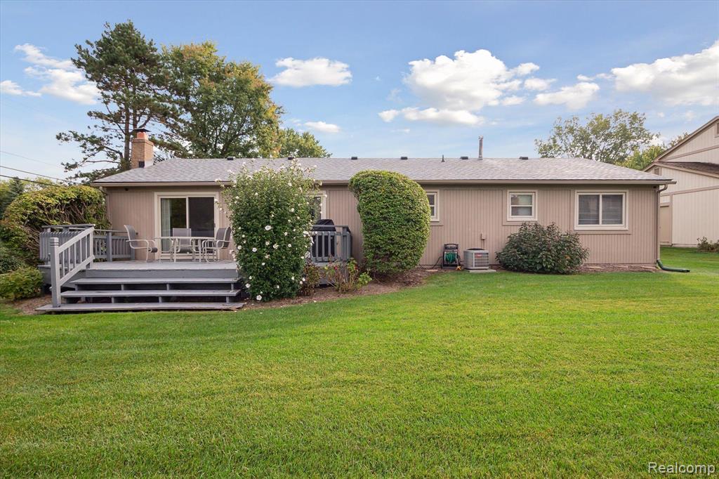 25999 PETROS Boulevard, Novi, MI — Photo 44
