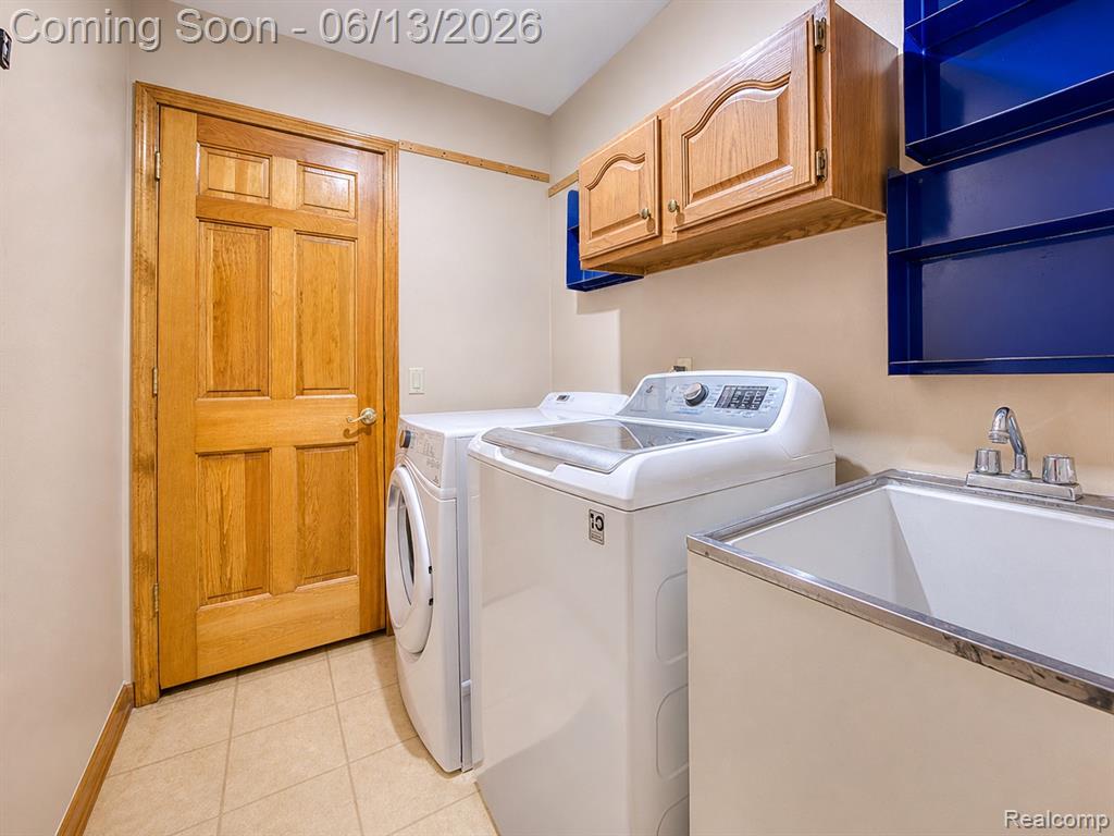 29342 Strathmore Drive, Farmington, MI 48331 — Photo 28