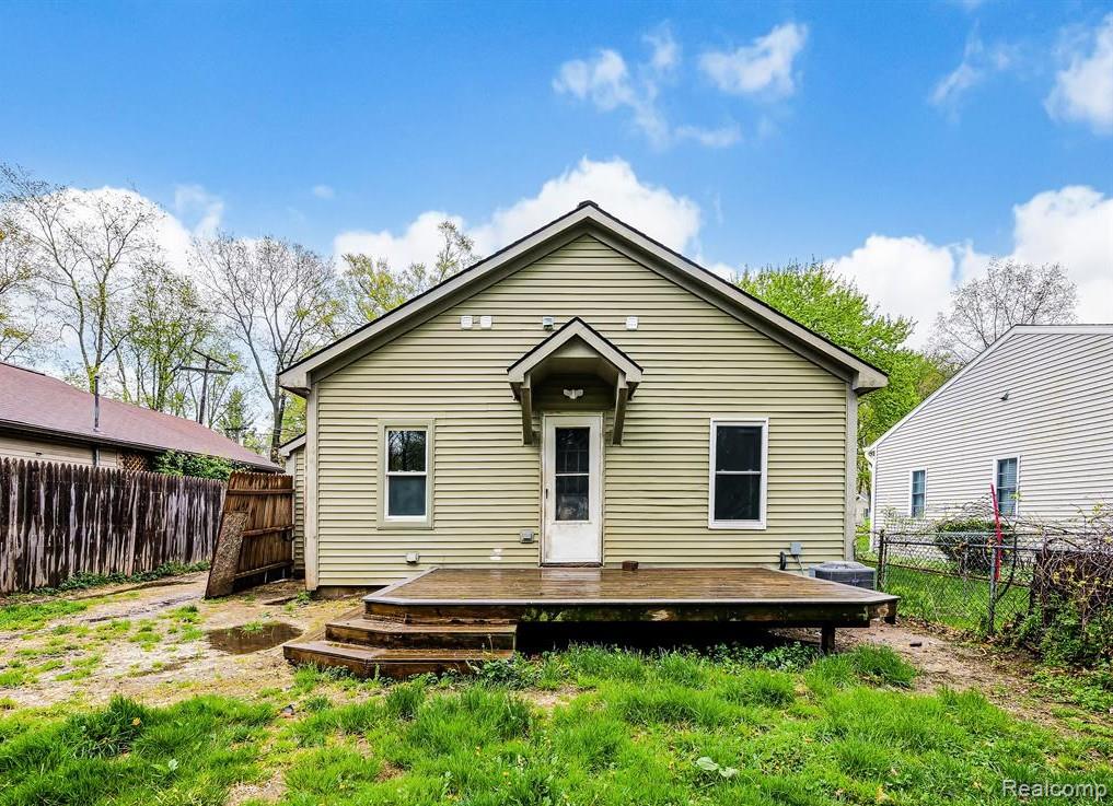 2890 Central Boulevard, Milford, MI 48380 — Photo 12