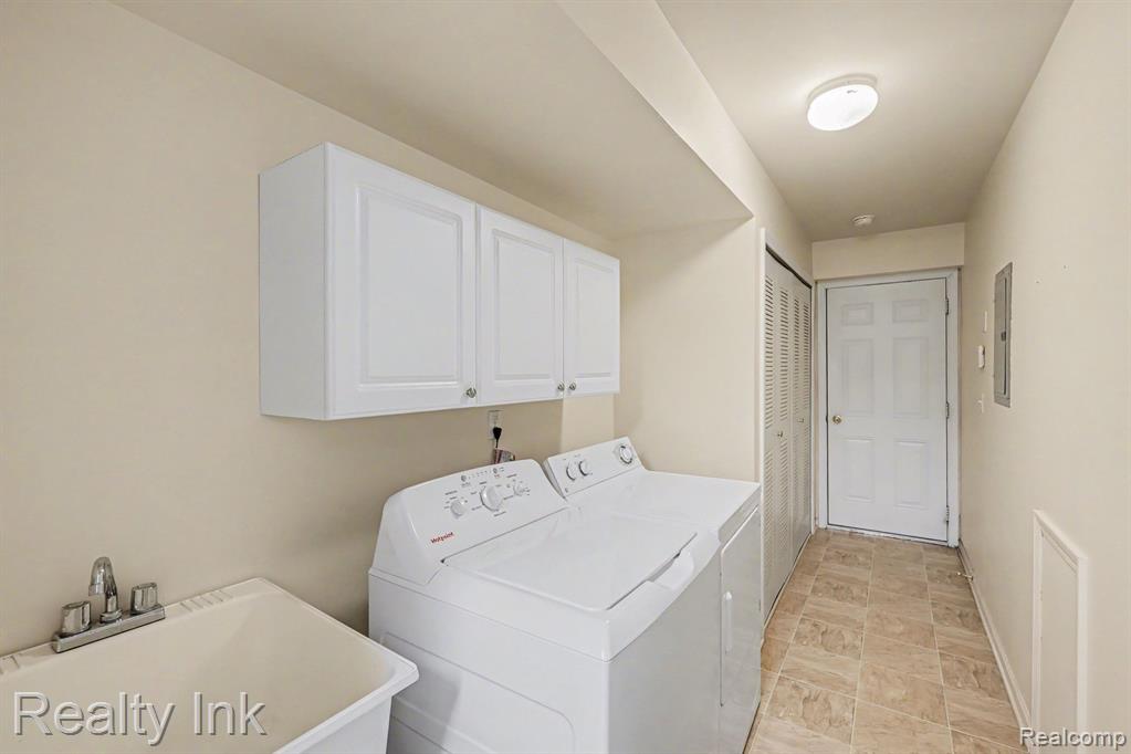 3399 Tremonte Circle S, Rochester, MI 48306 — Photo 9