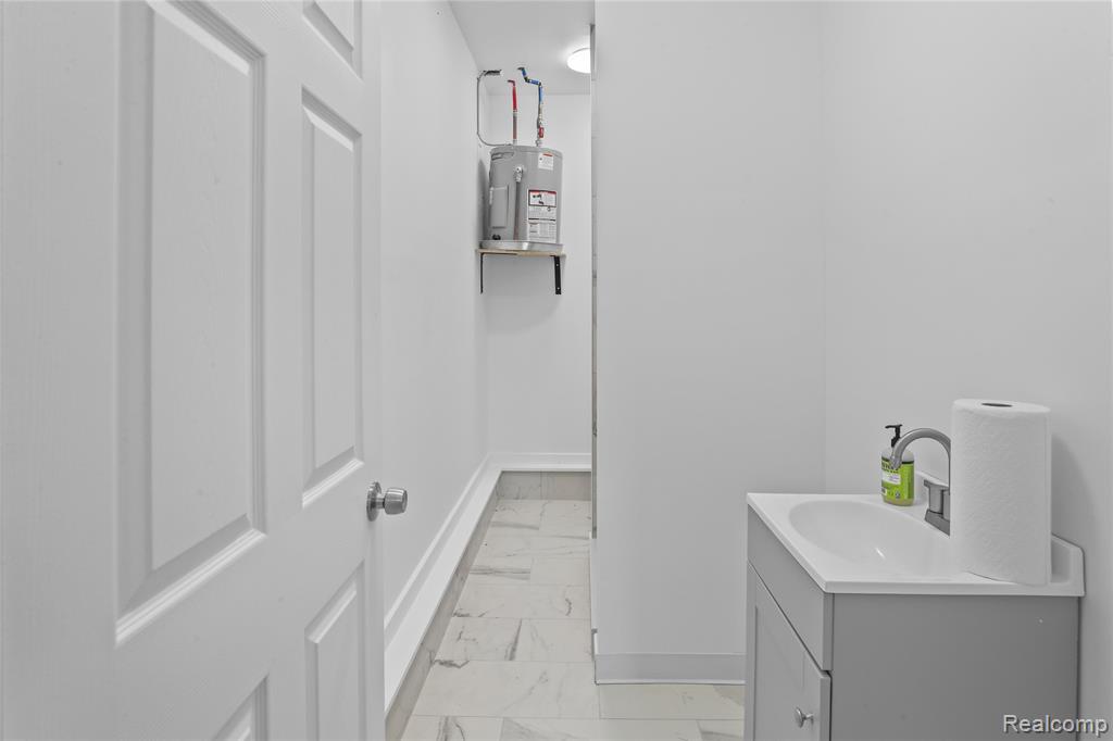 3051 Elmwood Drive, Fort Gratiot, MI 48059 — Photo 24