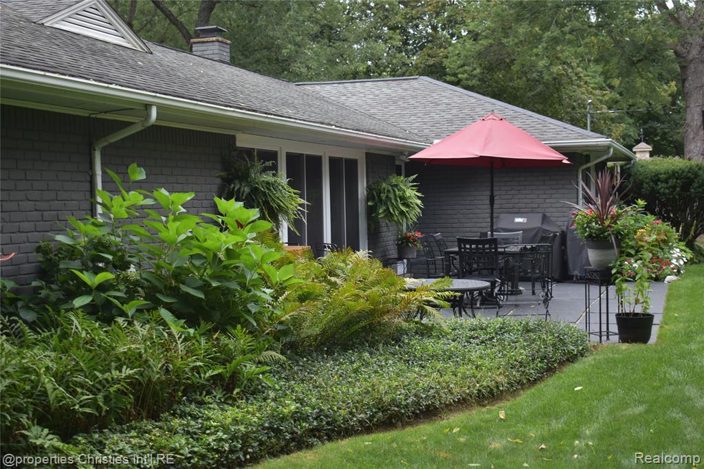4305 Meadowlane Court, Bloomfield Hills, MI 48304 — Photo 33
