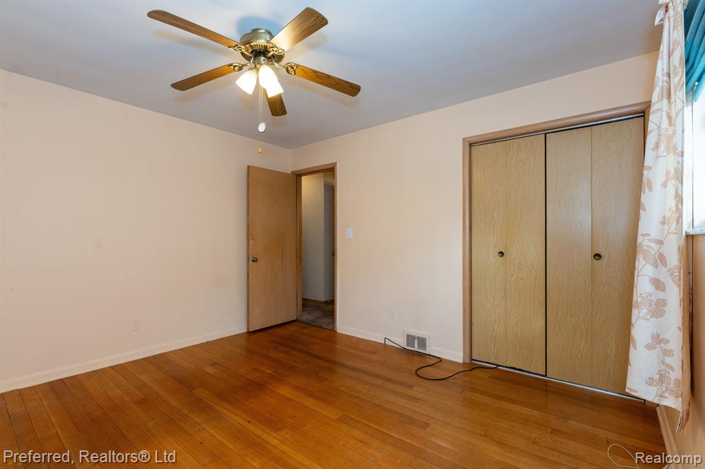 4565 UNIVERSAL Street, Dearborn Heights, MI 48125 — Photo 13