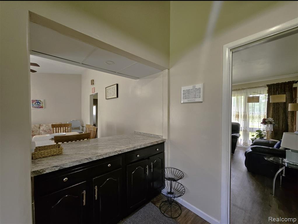 496 E Lovell Drive, Troy, MI 48085 — Photo 9