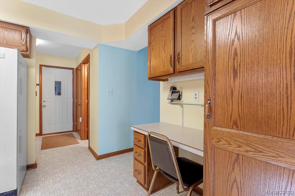 912 River Court, Wyandotte, MI 48192 — Photo 13