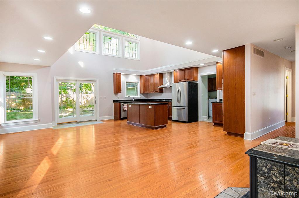 526 5TH Street, Ann Arbor, MI 48103 — Photo 2