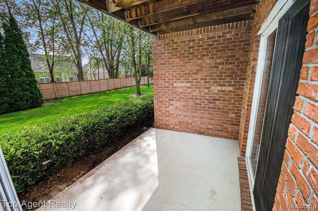 4184 Berkshire Drive, Sterling Heights, MI 48314 — Photo 19