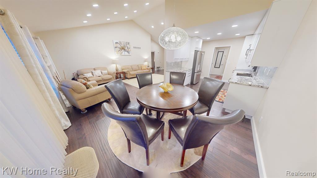 190 WINDING Brook, Commerce Twp, MI 48390 — Photo 12