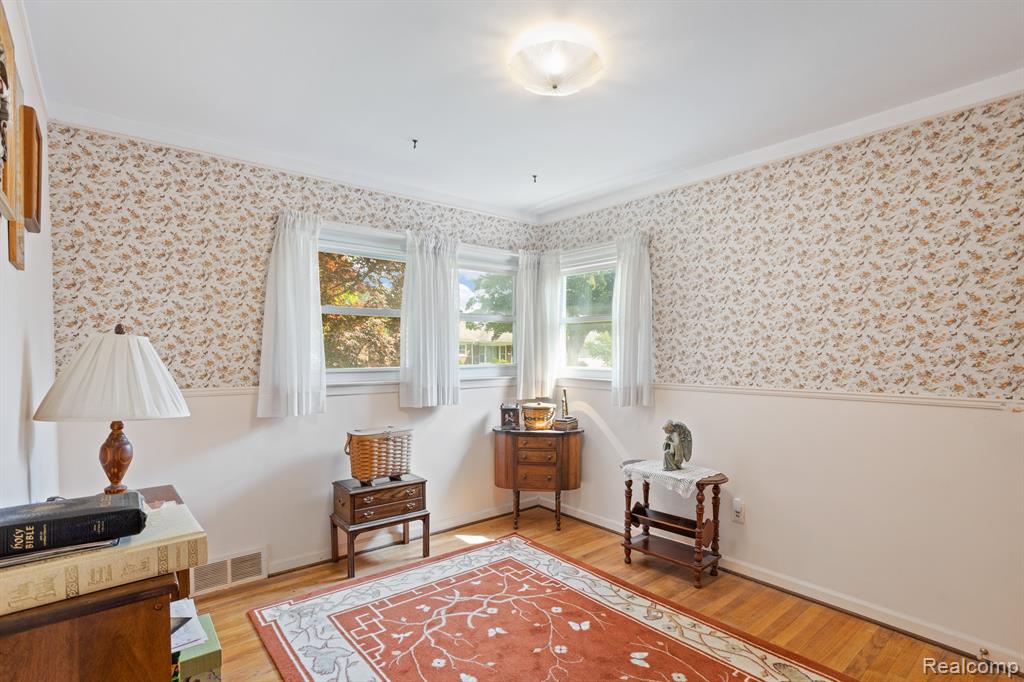 504 E LA SALLE Avenue, Royal Oak, MI 48073 — Photo 10