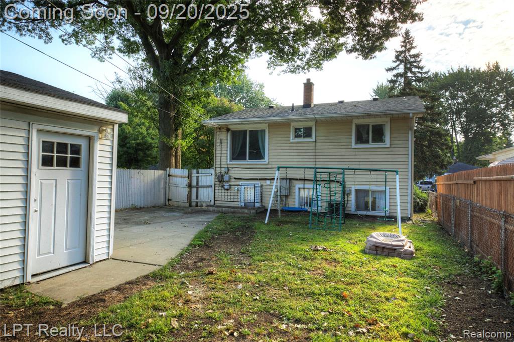 4476 Weddel Street, Dearborn Heights, MI 48125 — Photo 8