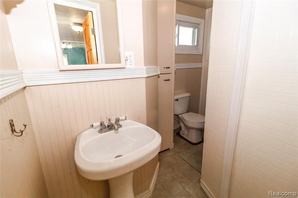 825 N Main Street, Lapeer, MI 48446 — Photo 15