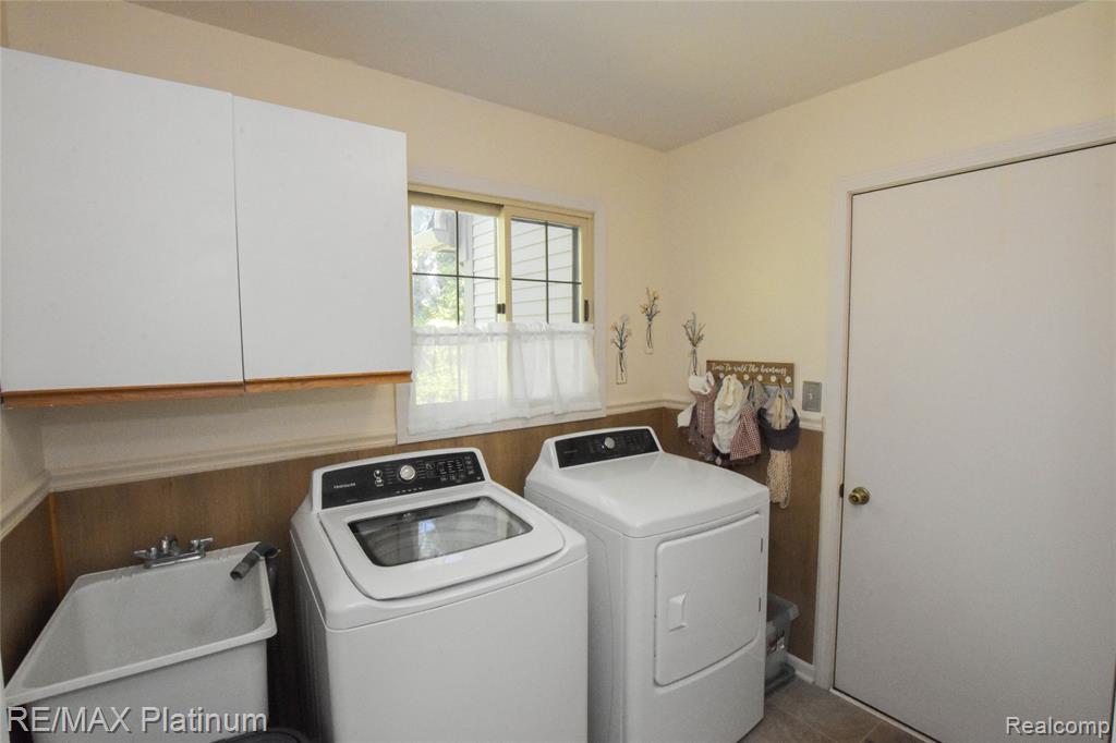 816 Maplewood Court, Brighton, MI 48116 — Photo 32