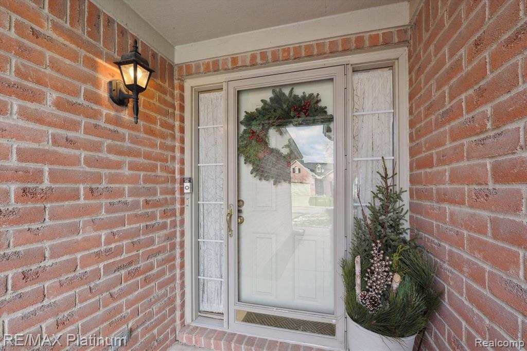 585 Snowfall Court, Howell, MI 48843 — Photo 4