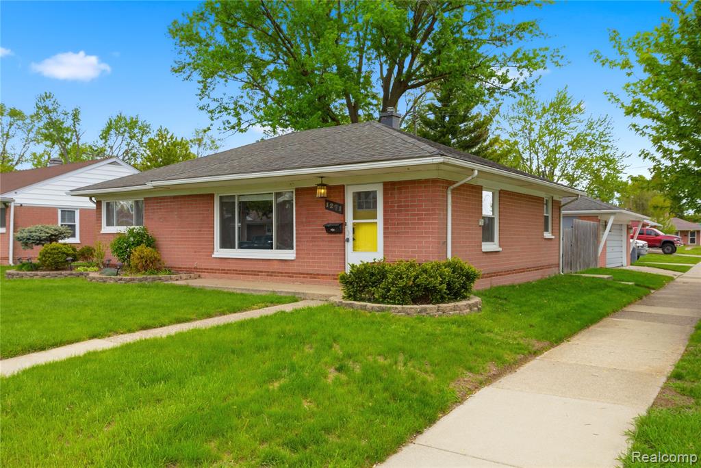 1271 E Barrett Avenue, Madison Heights, MI 48071 — front exterior