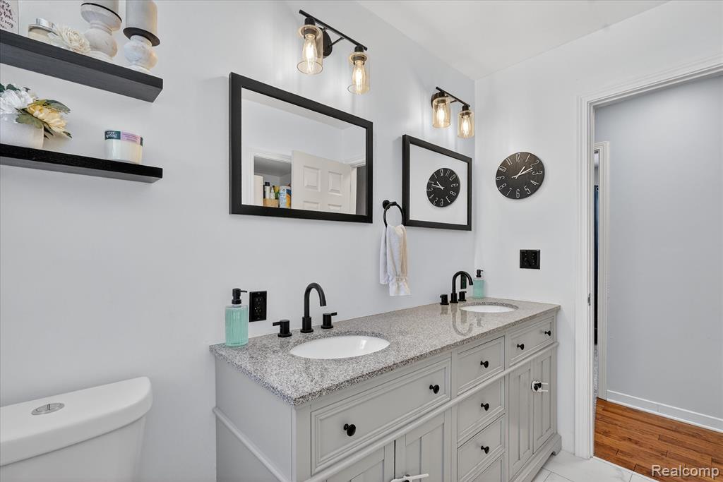 743 Dunreath Street, Walled Lake, MI 48390 — Photo 20