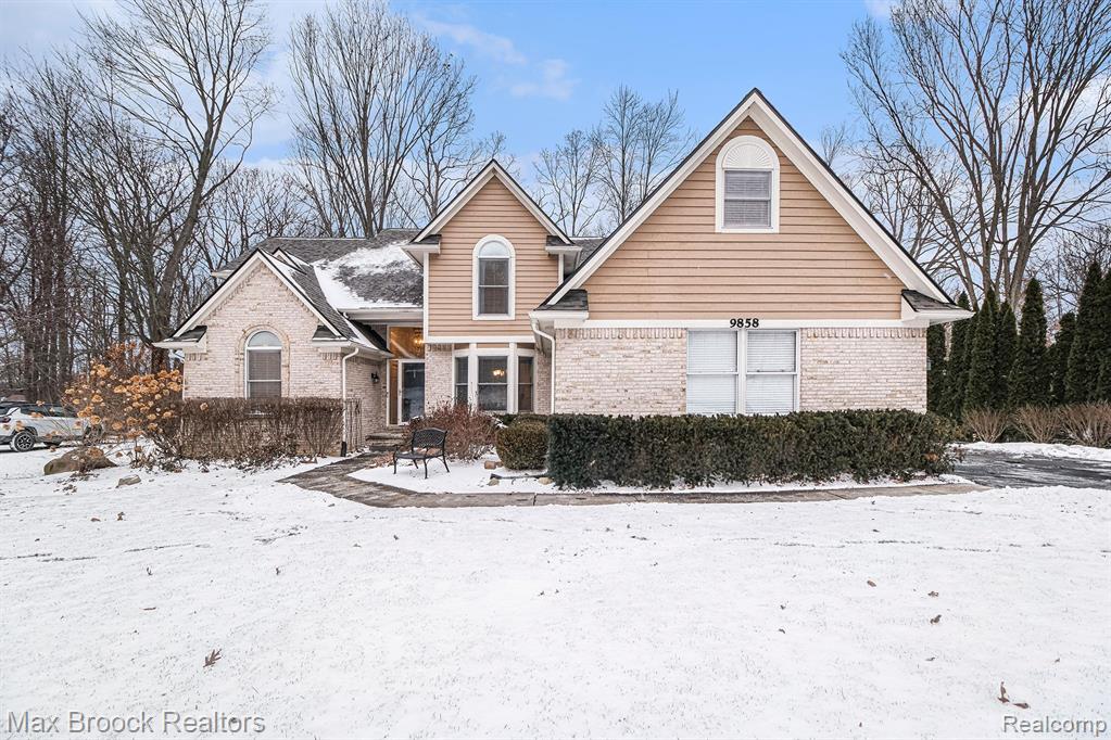 9858 Forest Ridge Drive, Clarkston, MI 48348 — Photo 2
