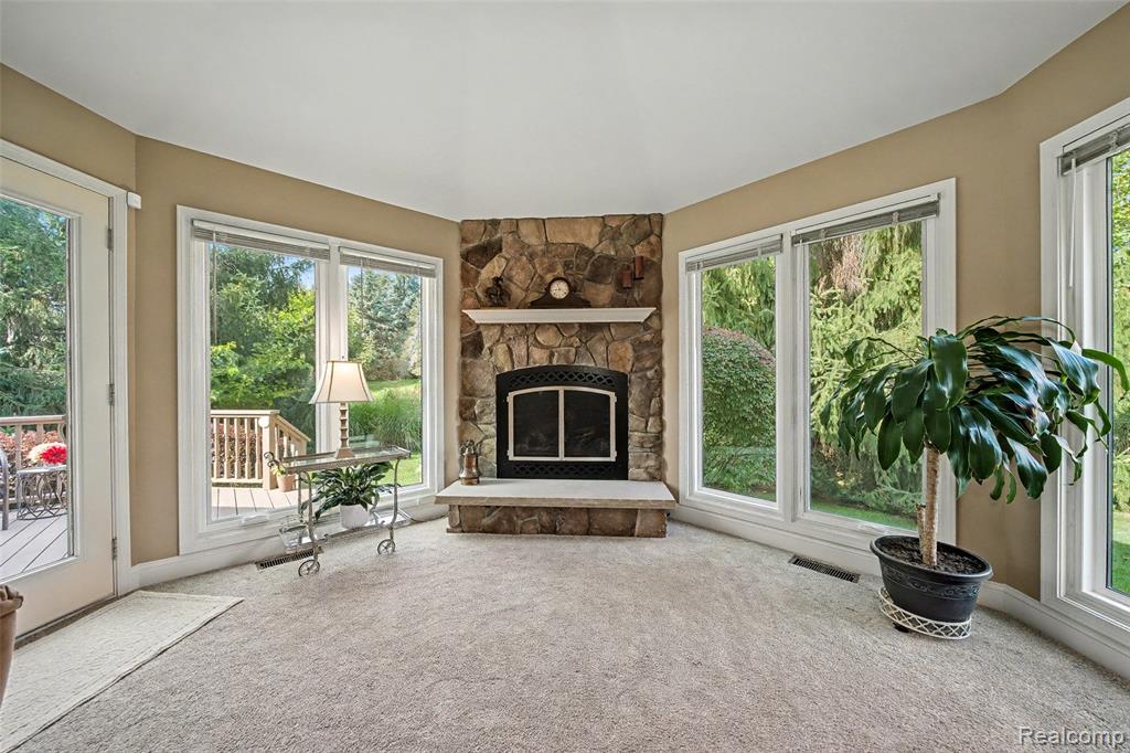 5893 Dawn Ridge Drive, Troy, MI 48098 — Photo 10
