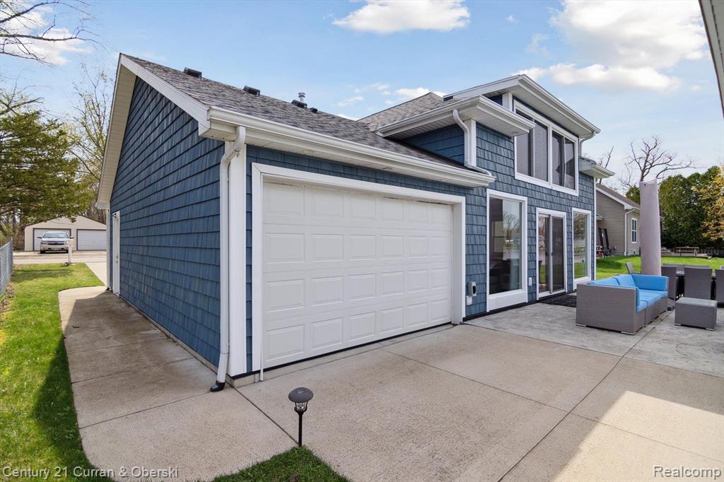 421 EDGEWOOD Drive, Jackson, MI 49201 — Photo 48