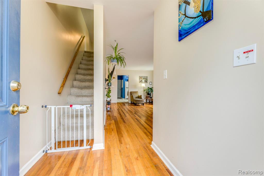 901 GARFIELD Street, Port Huron, MI 48060 — Photo 9