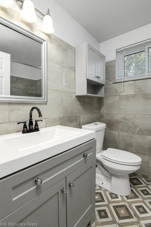 6322 CLARENDON Drive, Canton, MI 48187 — Photo 36