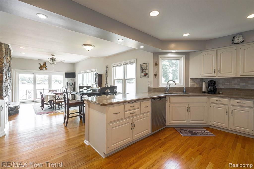 6768 HATCHERY Road, Waterford, MI 48327 — Photo 23