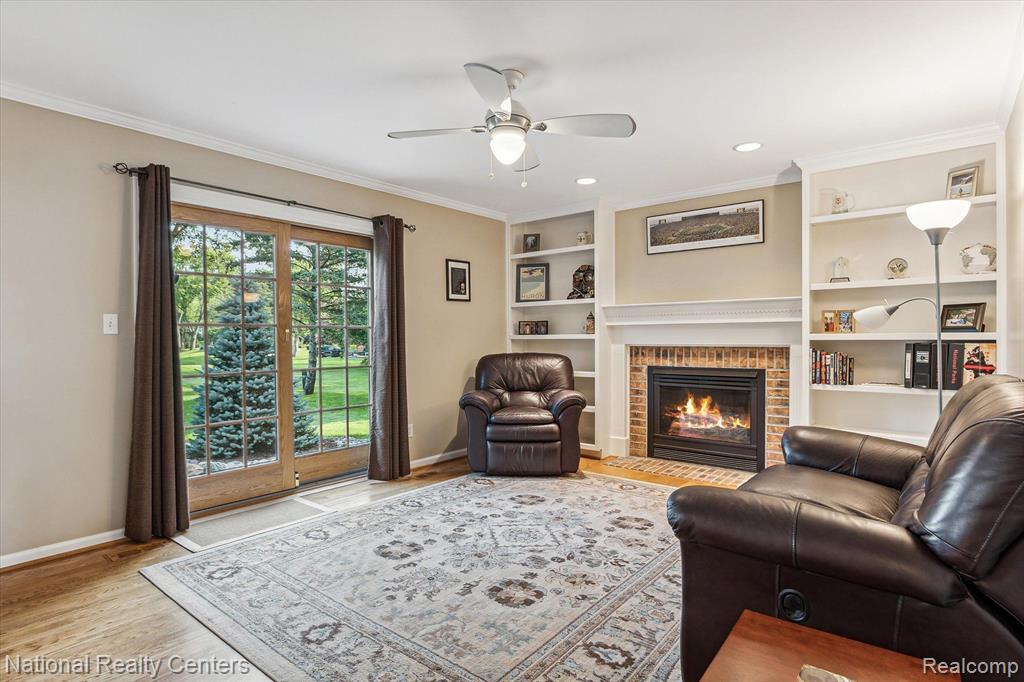 42372 COTSWOLD Court, Northville, MI 48168 — Photo 20