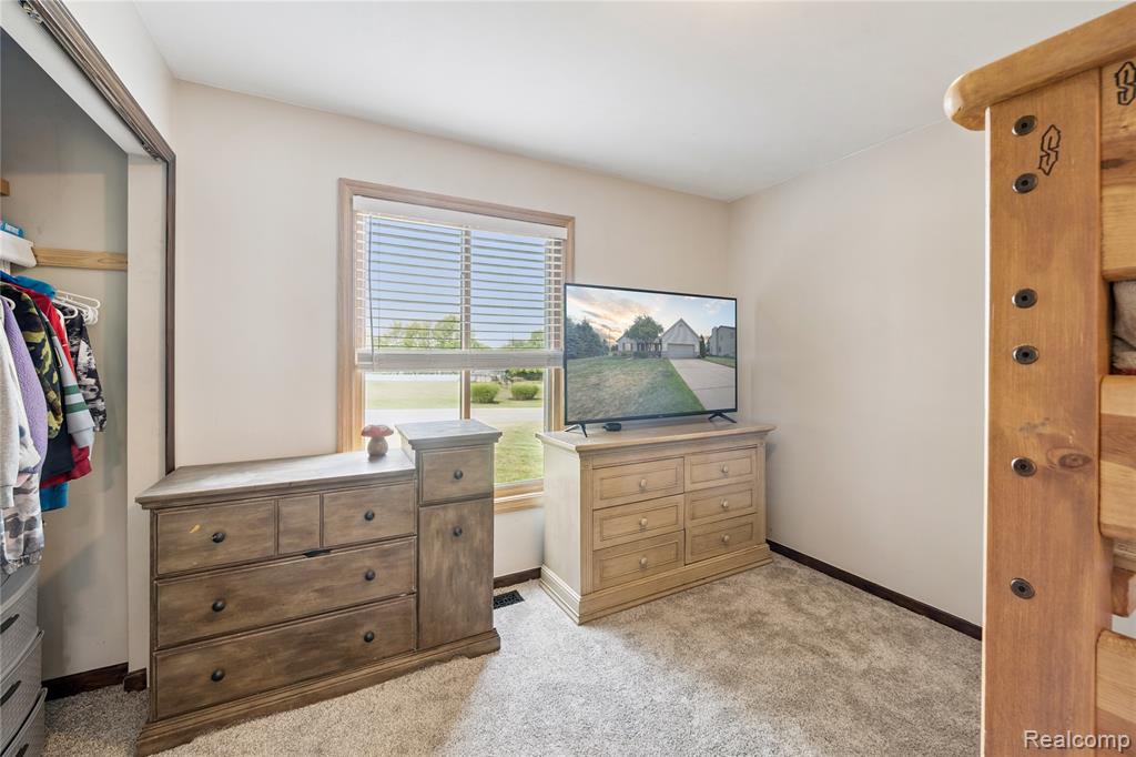 493 Cloverview Lane, Howell, MI 48843 — Photo 27