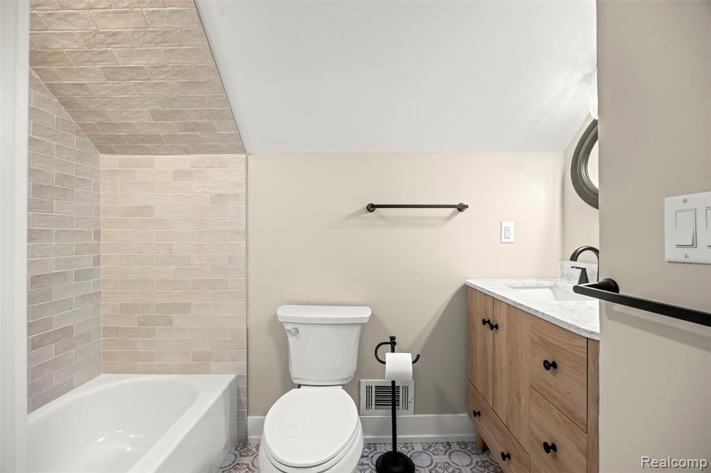 54253 Bradshaw Drive, New Baltimore, MI 48047 — Photo 16