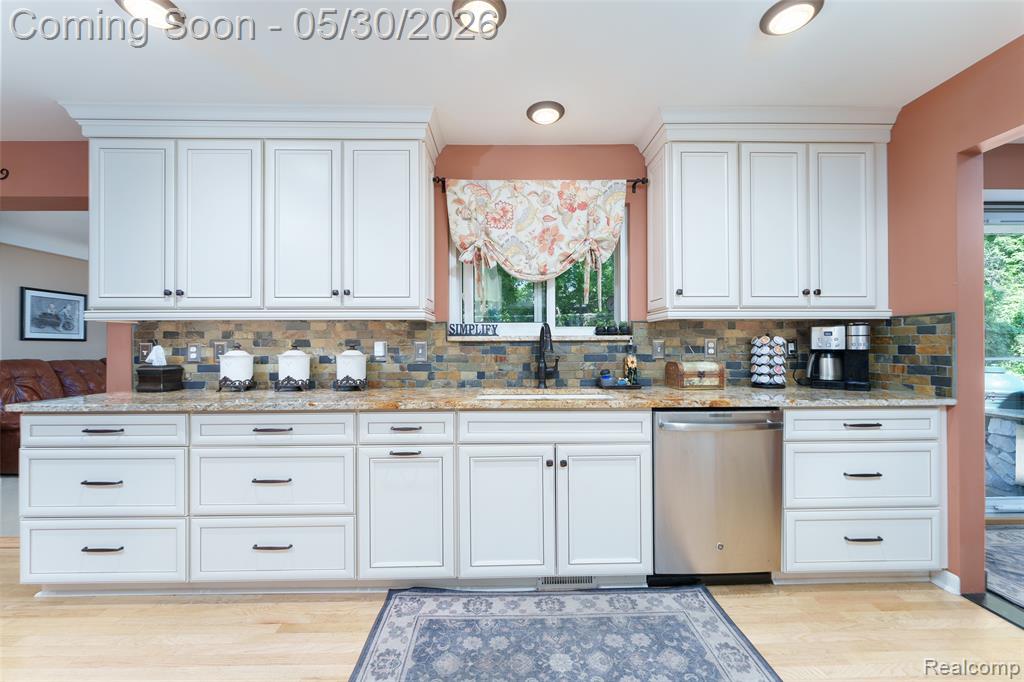 2172 Devonshire Road, Bloomfield Hills, MI 48302 — Photo 14