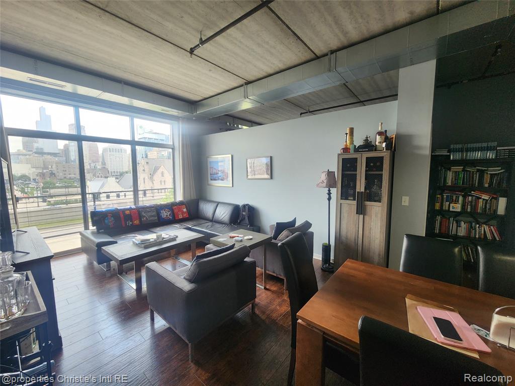66 WINDER Street, Detroit, MI 48201 — Photo 4
