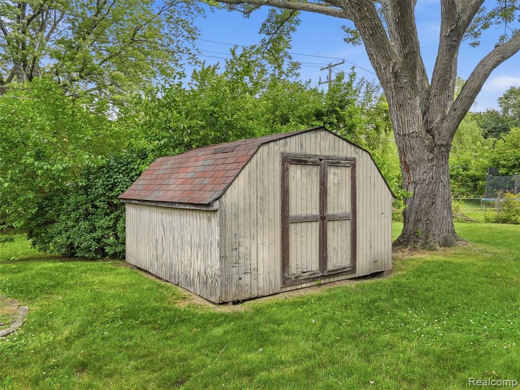 37843 Emery Street, Clinton Twp, MI 48036 — Photo 25