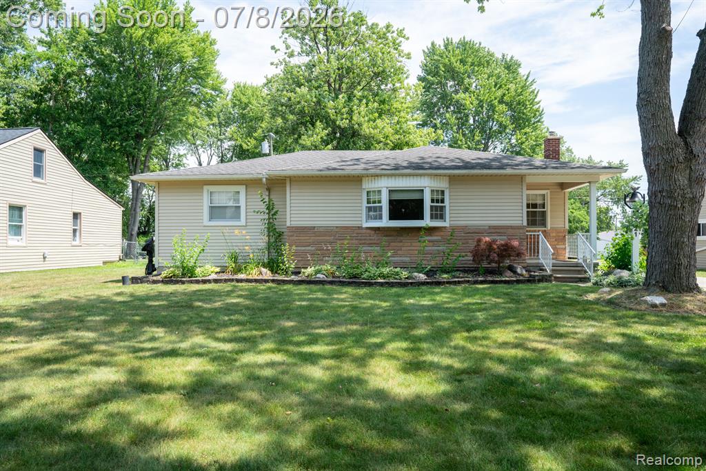 3321 Lafayette Drive, Trenton, MI 48183