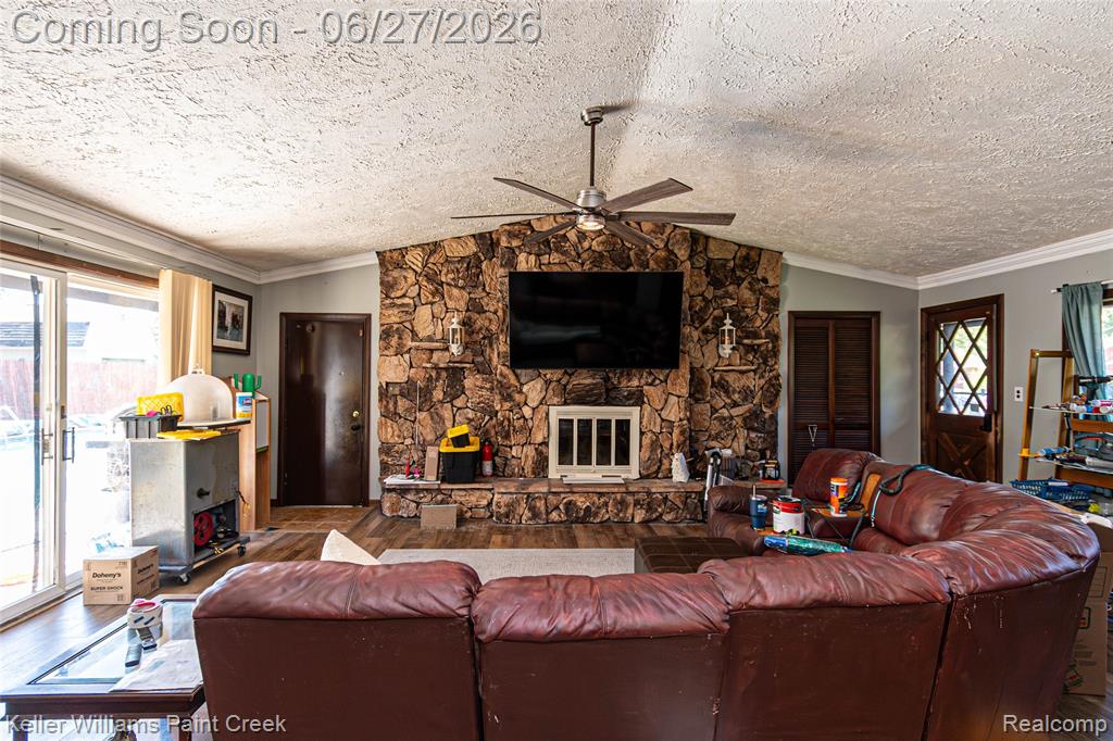 20510 Luna Street, Clinton Twp, MI 48035 — Photo 17