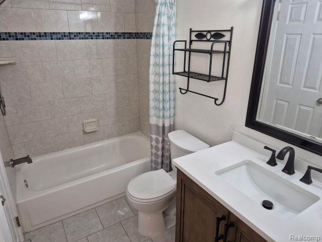 8401 18 Mile Rd #111 Road, Sterling Heights, MI 48313 — Photo 16